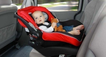 Vệ Sinh Ghế Ô Tô Cho Bé BMT – Giữ Ghế Luôn Sạch Sẽ Và An Toàn Cho Trẻ